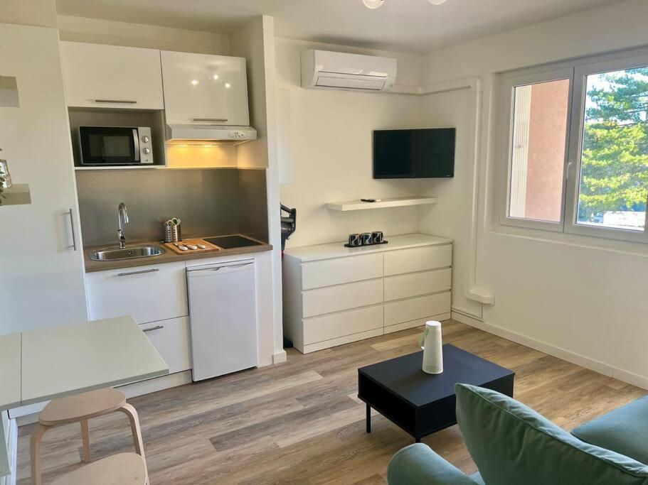 Le Pere Soulas Montpellier Exteriör bild